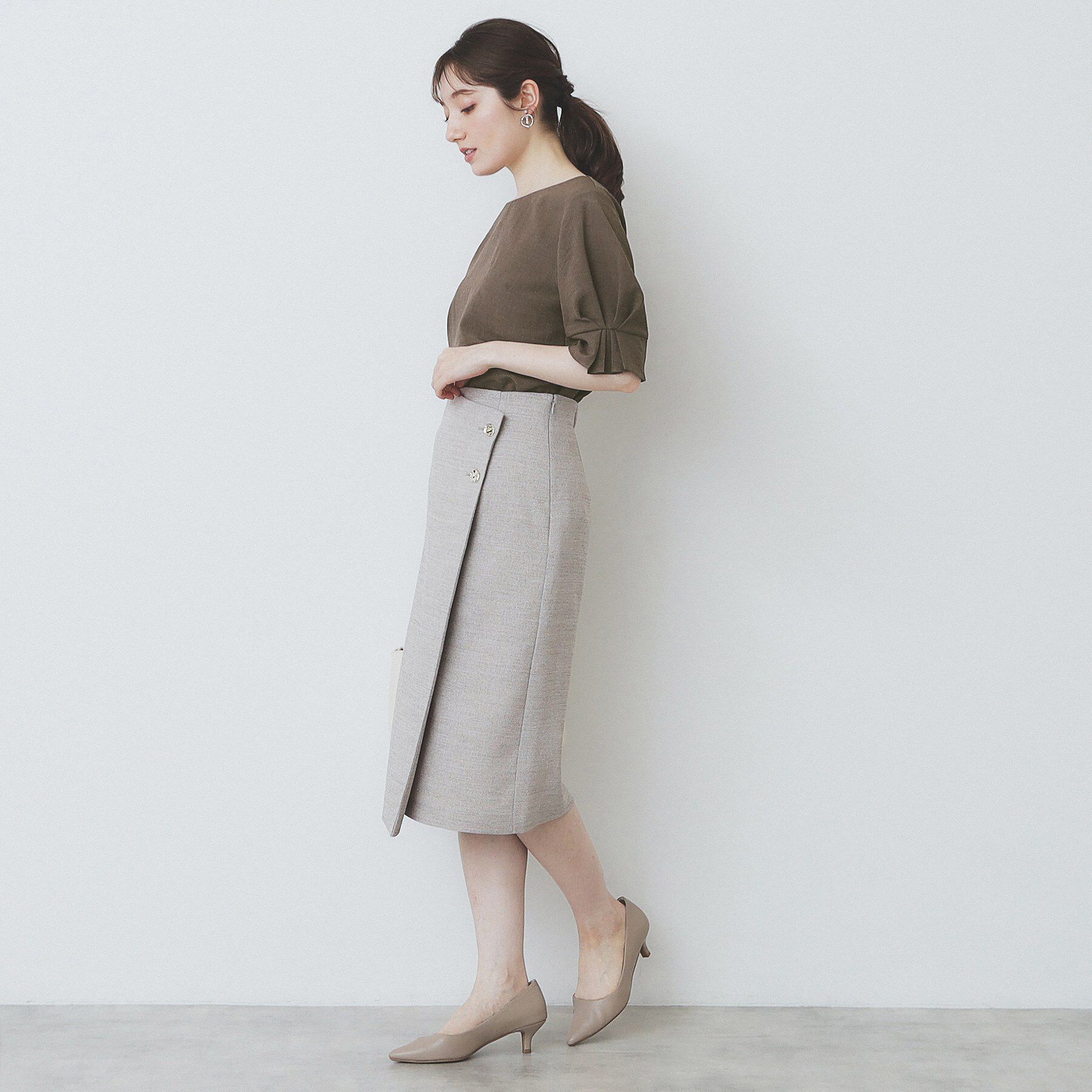 index「《8色展開/XS-LLサイズ》タックパフスリーブブラウス【洗濯機洗い可/吸水速乾/防シワ/抗ピル】」|シャツ・ブラウス|