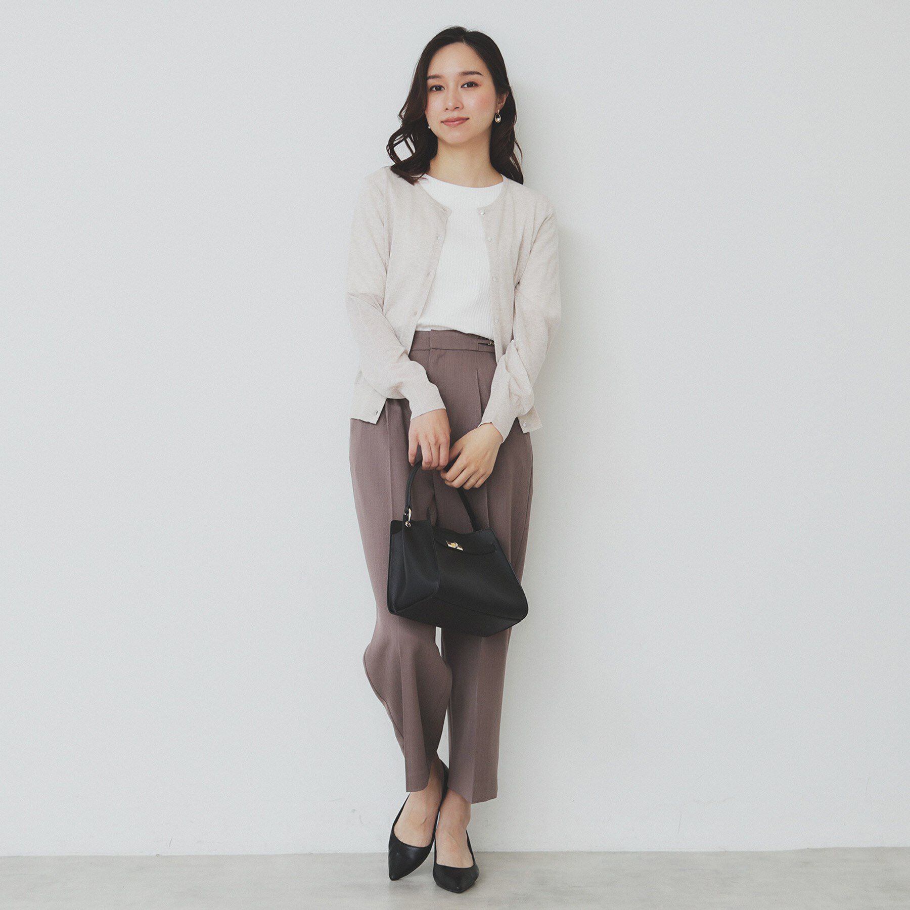 index「《7色展開/XS-LLサイズ》ビジューボタンクルーネックカーディガン【洗濯機洗い可】」|カーディガン|