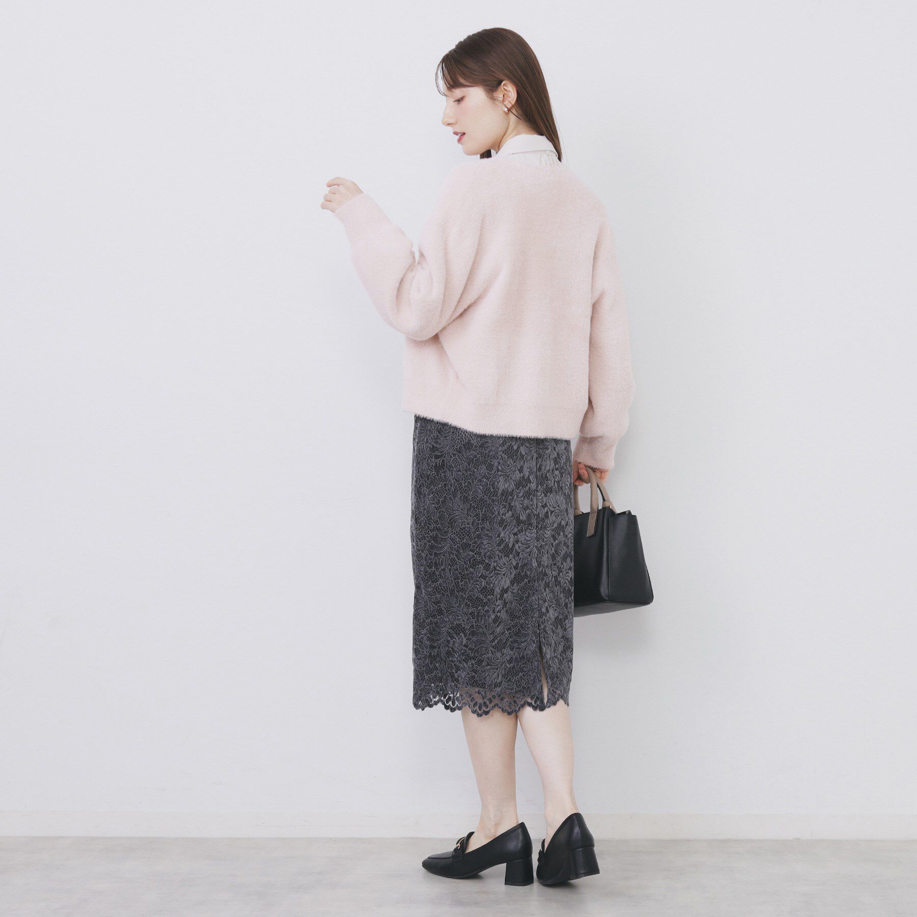 index「ラメフェザーヤーンVネックカーディガン【洗濯機OK】」|カーディガン|