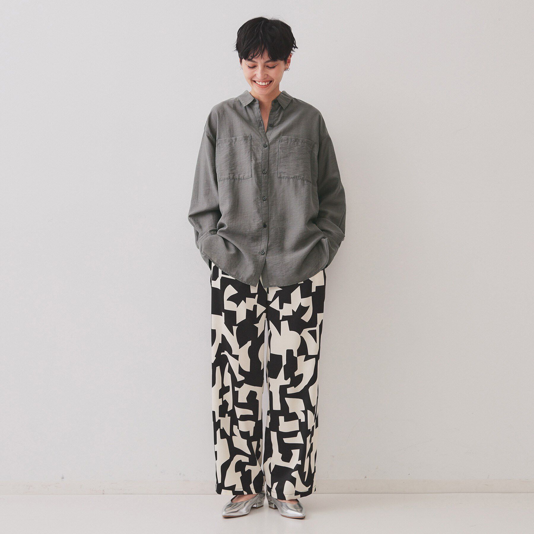 OPAQUE.CLIP「《andGIRL掲載》麻混シアーダブルポケットシャツ【洗濯機洗い可】」|シャツ・ブラウス|