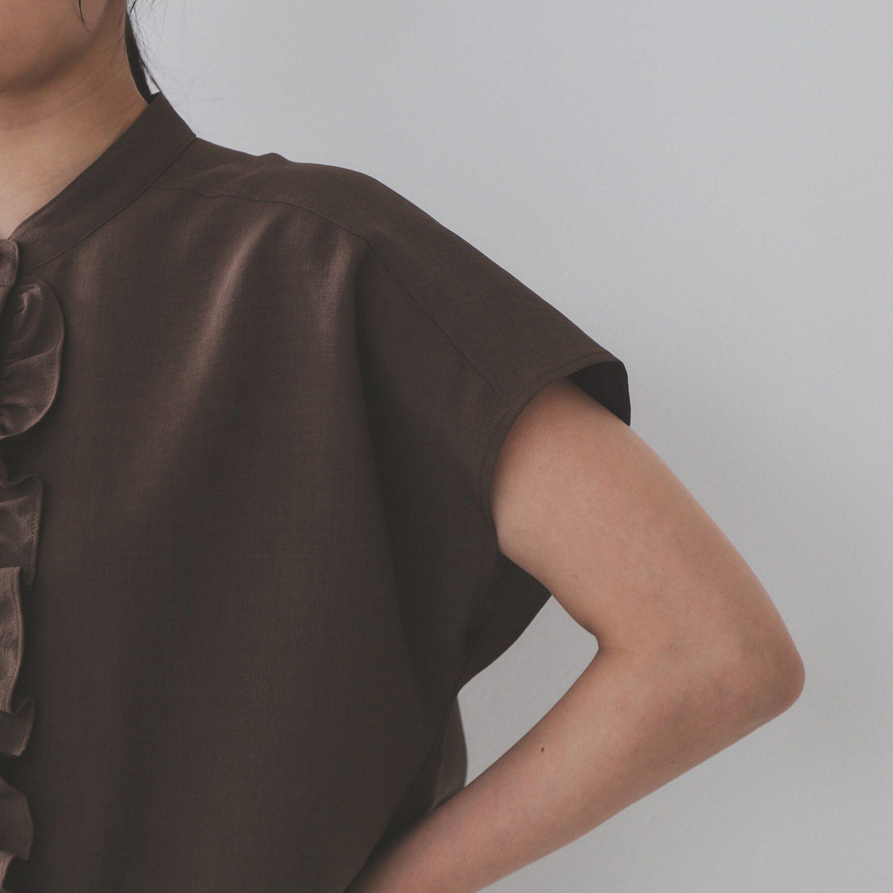 OPAQUE.CLIP「リネンライクフロントフリルブラウス【洗濯機洗い可/吸水速乾/接触冷感】」|シャツ・ブラウス|