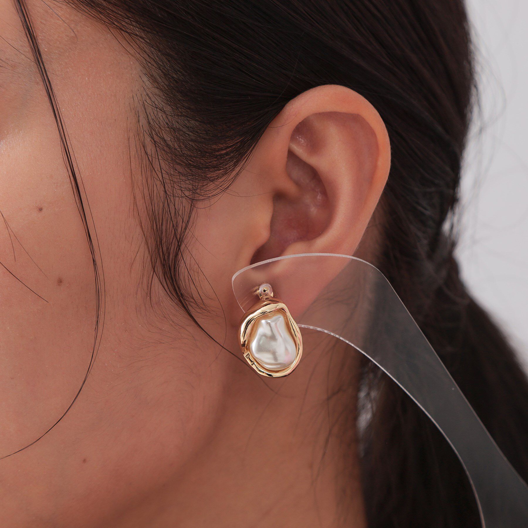 OPAQUE.CLIP「メタルフレーム&times;フェイクパールイヤリング」|イヤリング|