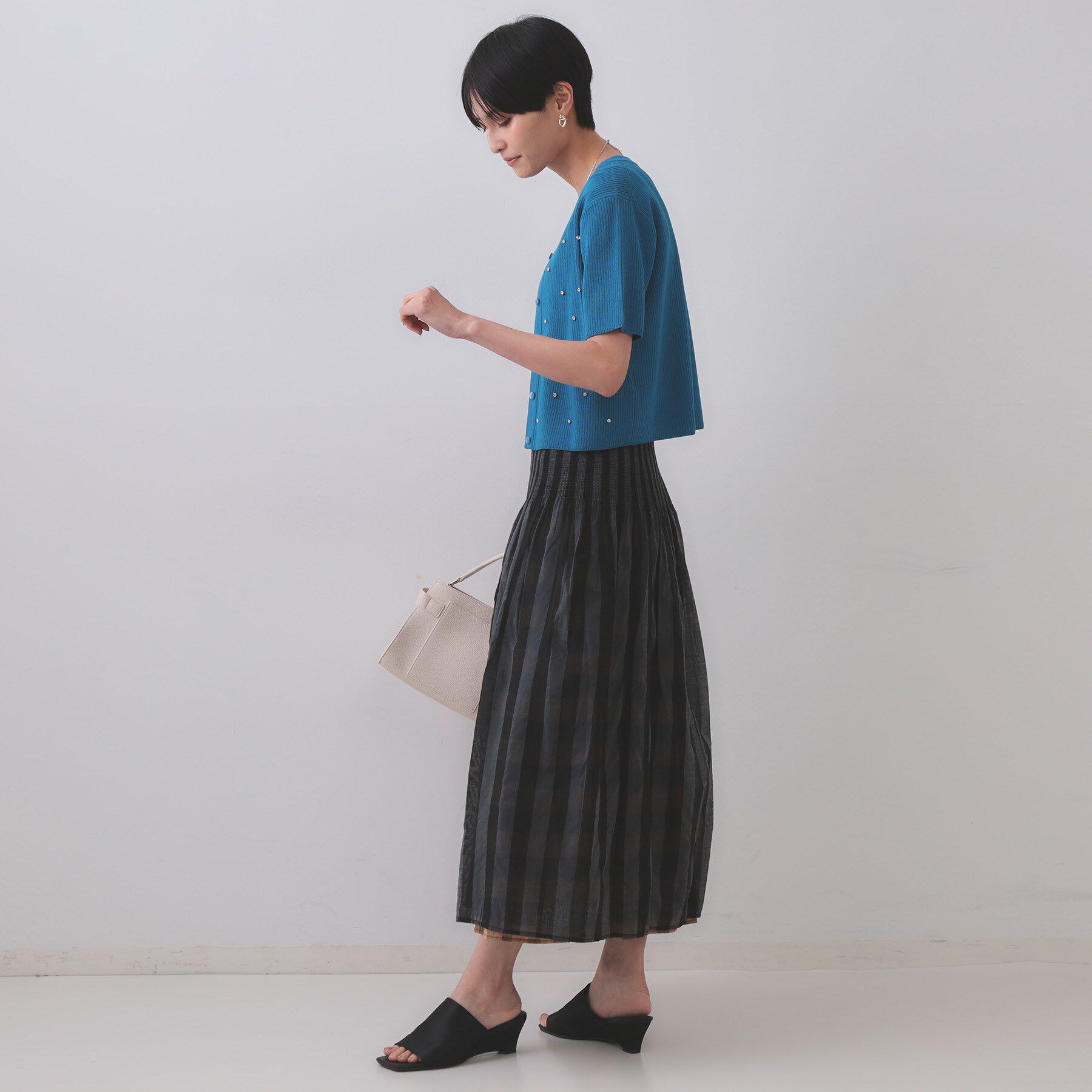 OPAQUE.CLIP「フロントビジューリブニットカーディガン【洗濯機洗い可/抗ピル】」|カーディガン|