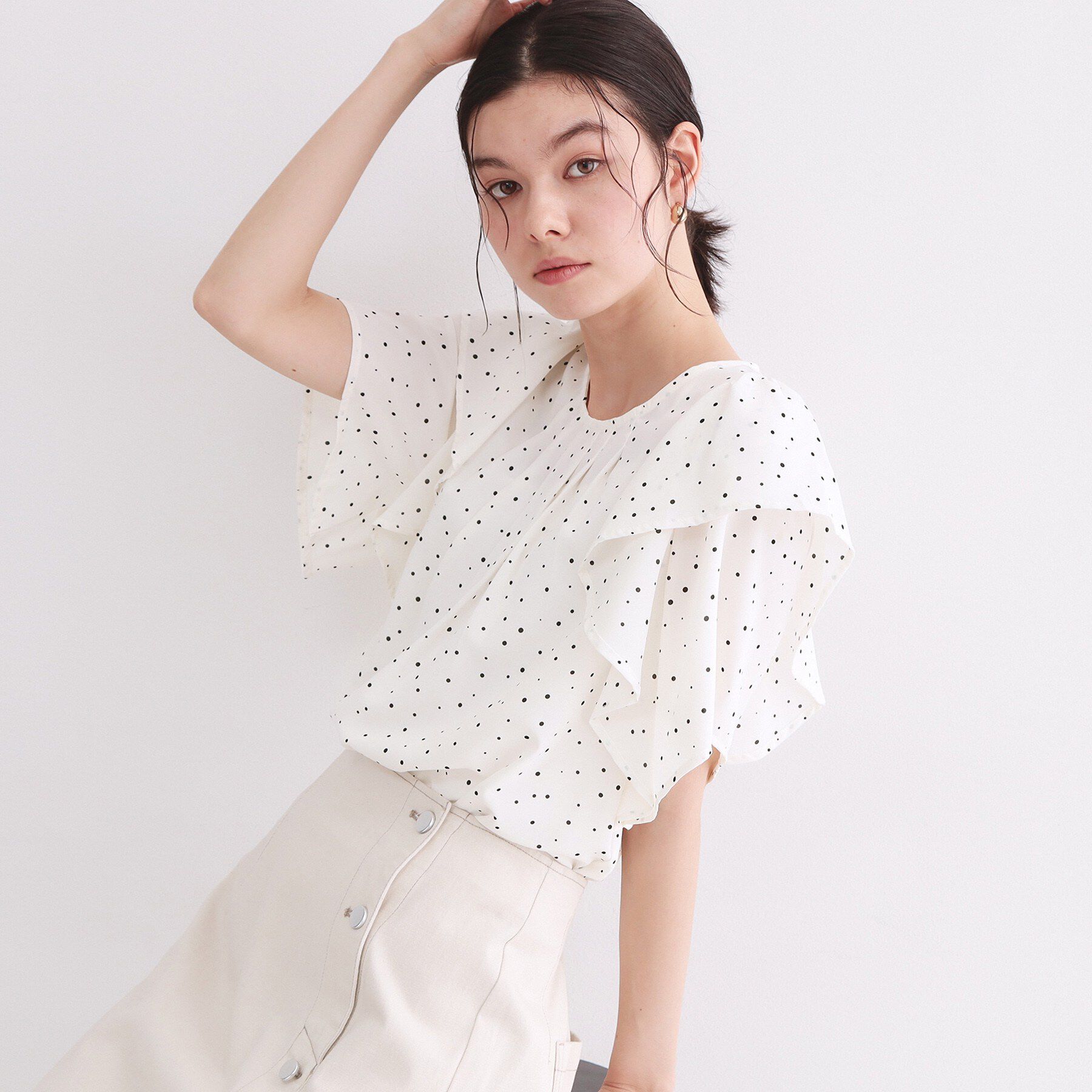 OPAQUE.CLIP「ランダムドットフリルブラウス【洗濯機洗い可】」|シャツ・ブラウス|ホワイト(101)
