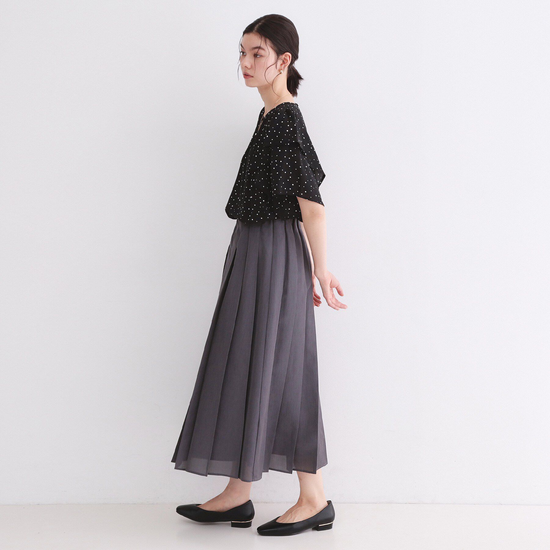 OPAQUE.CLIP「ランダムドットフリルブラウス【洗濯機洗い可】」|シャツ・ブラウス|