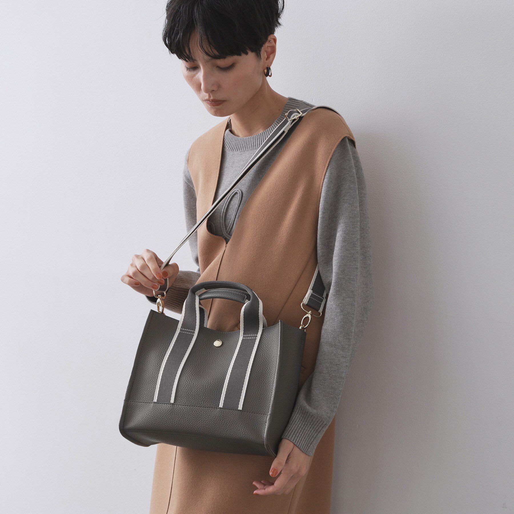 OPAQUE.CLIP「【軽量/2WAY】ラインテープスクエアミドルトートバッグ」|トートバッグ|
