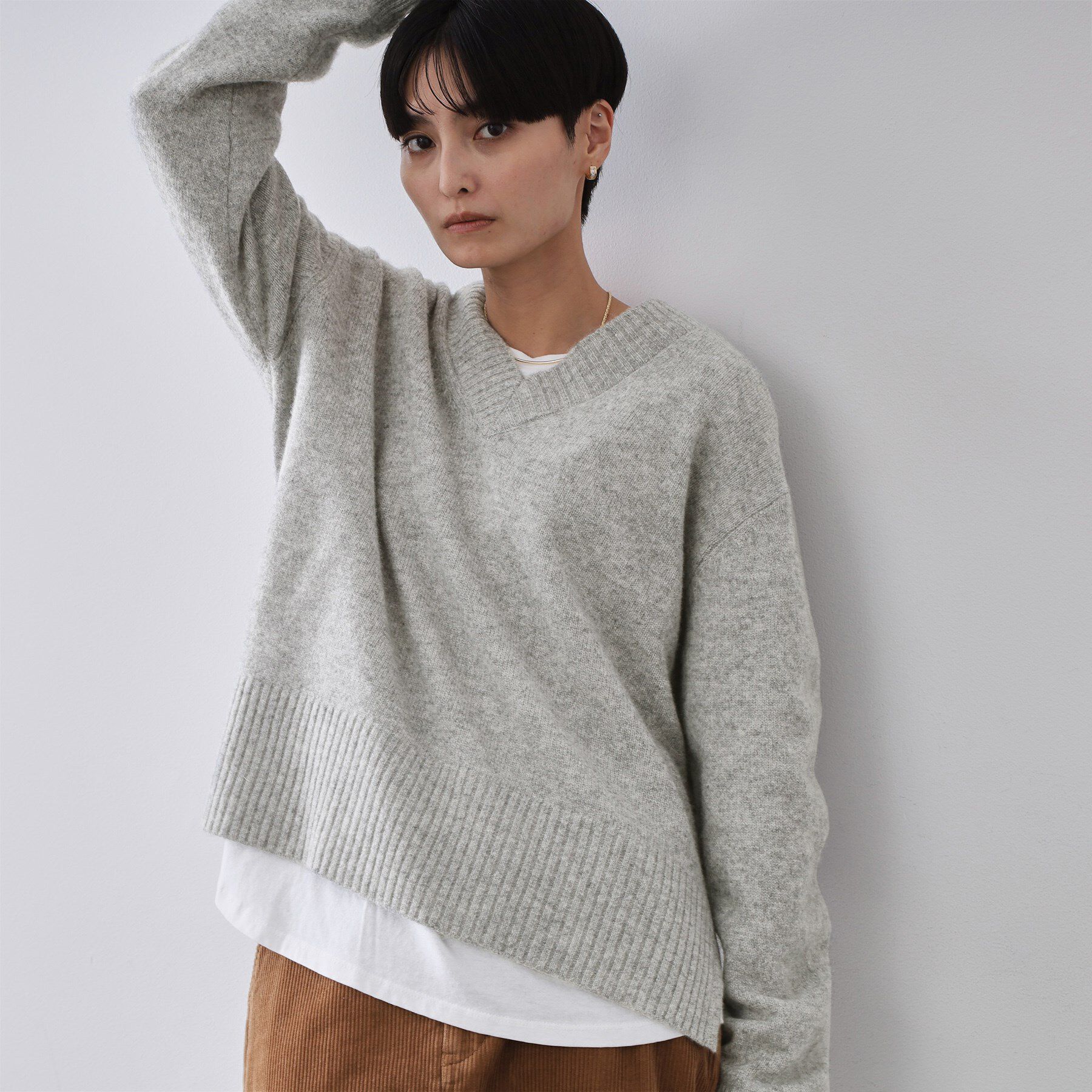 OPAQUE.CLIP「リラクシーVネックミドルゲージニット【洗える】」|ニット・セーター|グレー(012)