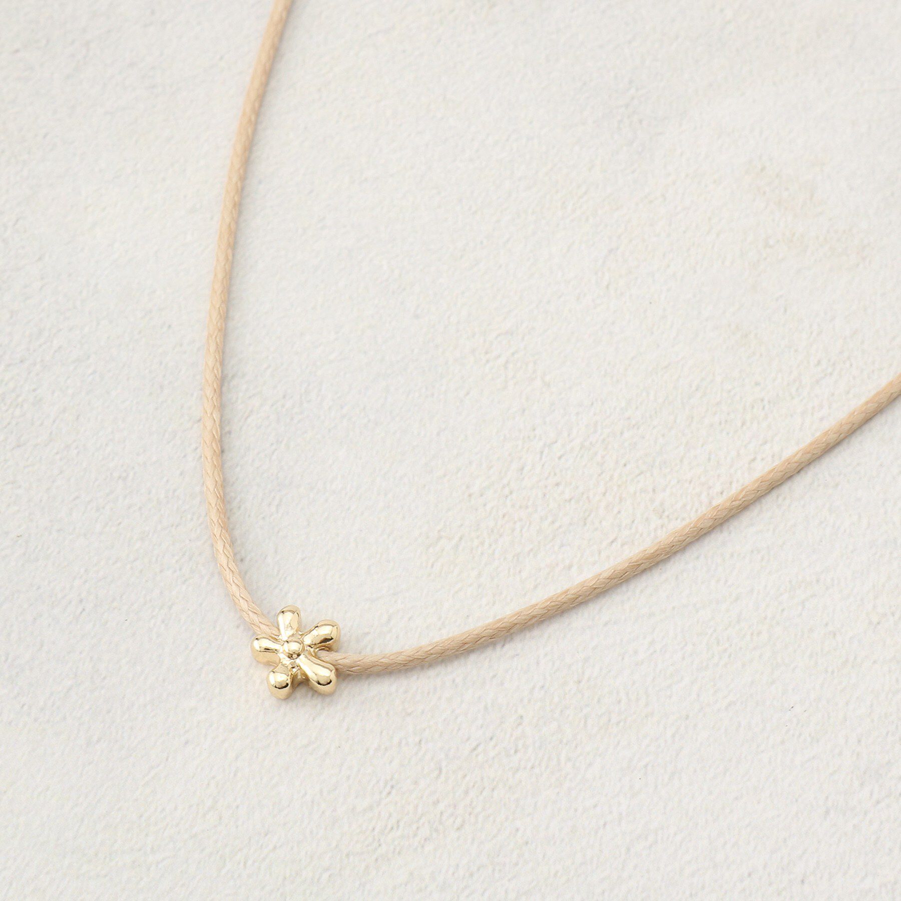 OPAQUE.CLIP「【長さ調整可】ミニフラワーコードネックレス」|ネックレス|ベージュ(052)