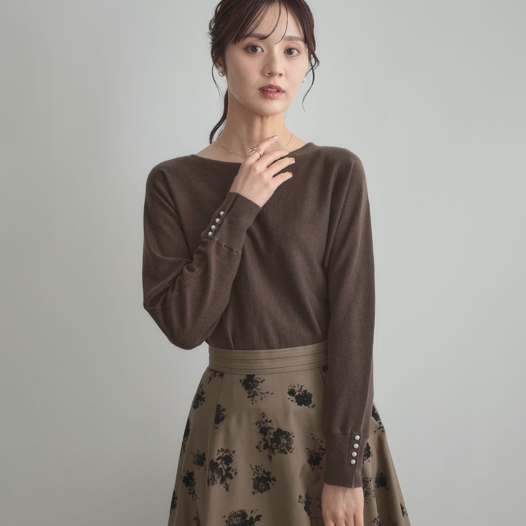 Couture broach「【大人上品・通勤・前後2WAY】バックパール調ドルマンニット」|ニット・セーター|