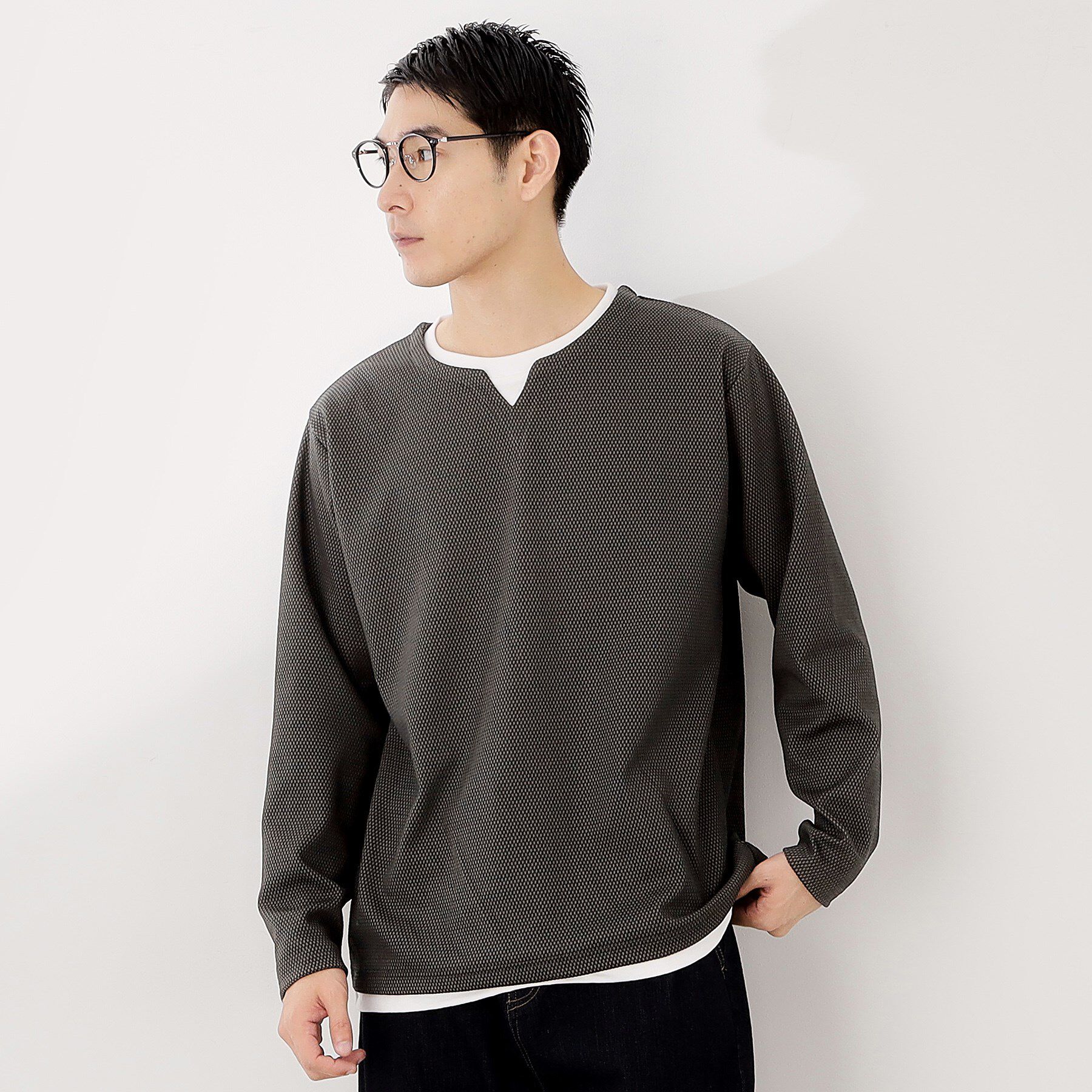 THE SHOP TK「【一枚でコーディネートが完成！】レイヤード風キーネック長袖Tシャツ 洗濯機OK」|Tシャツ・カットソー|チャコールグレー(0