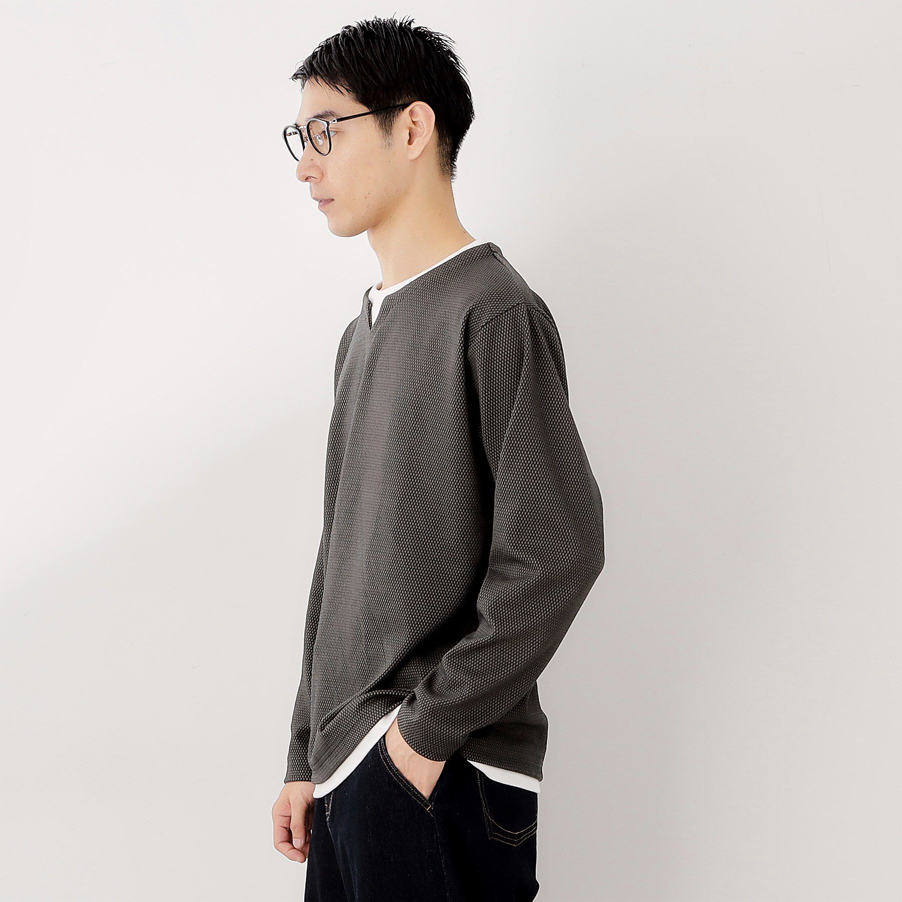 THE SHOP TK「【一枚でコーディネートが完成！】レイヤード風キーネック長袖Tシャツ 洗濯機OK」|Tシャツ・カットソー|