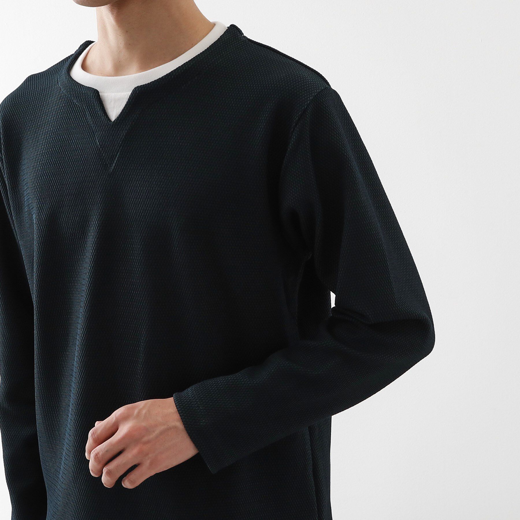 THE SHOP TK「【一枚でコーディネートが完成！】レイヤード風キーネック長袖Tシャツ 洗濯機OK」|Tシャツ・カットソー|