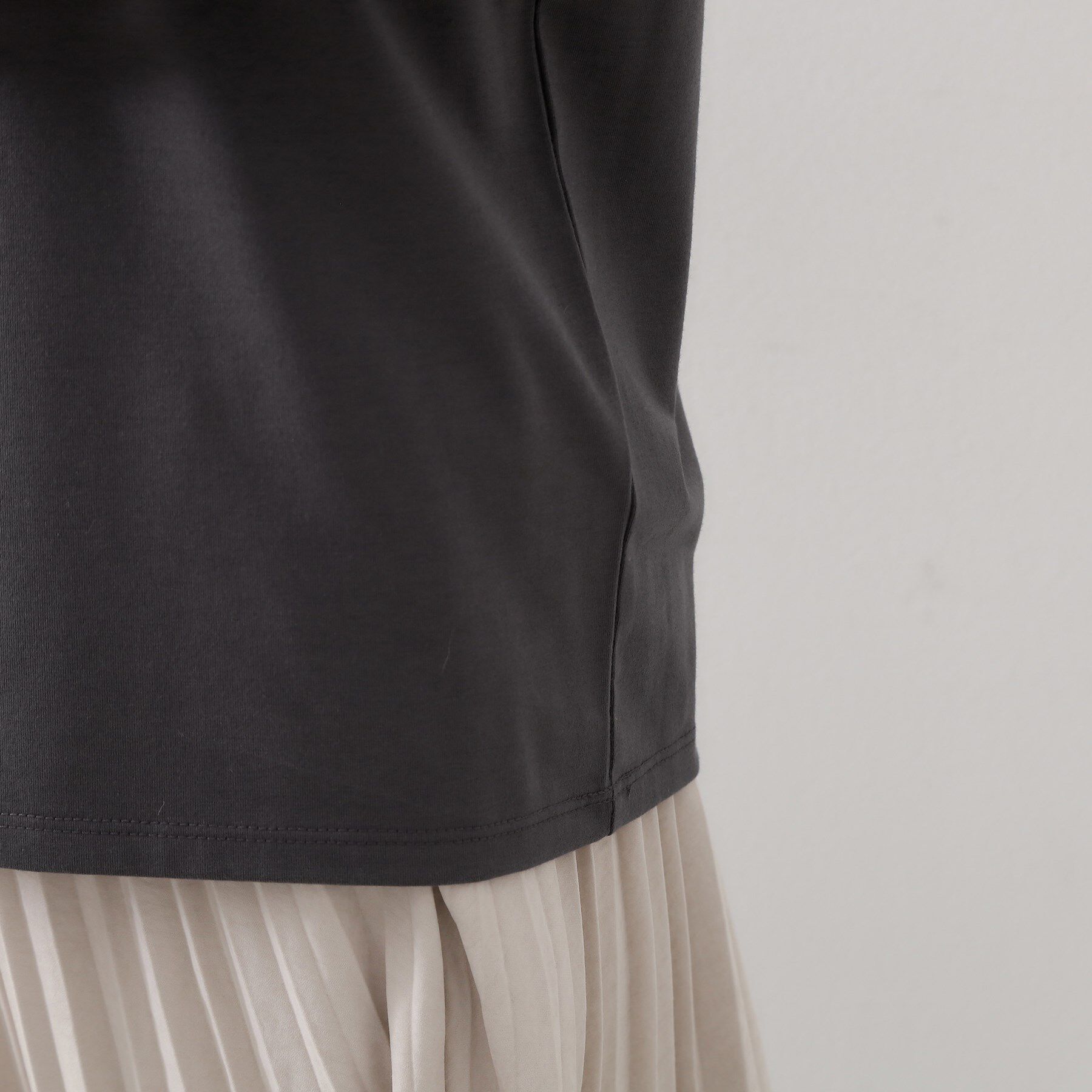 THE SHOP TK「【冬のレイヤードスタイルに/吸湿発熱】 シャーリングカットソー」|Tシャツ・カットソー|