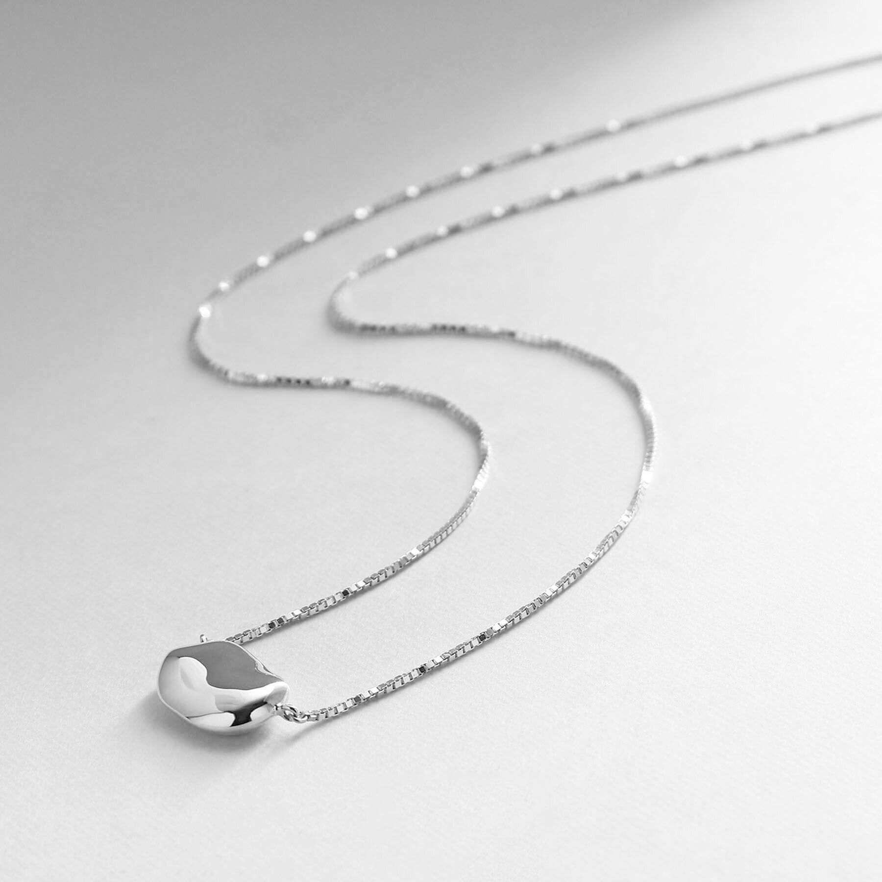 COCOSHNIK ONKITSCH「シルバー ニュアンスネック ビーンズ」|ネックレス|シルバー(600)