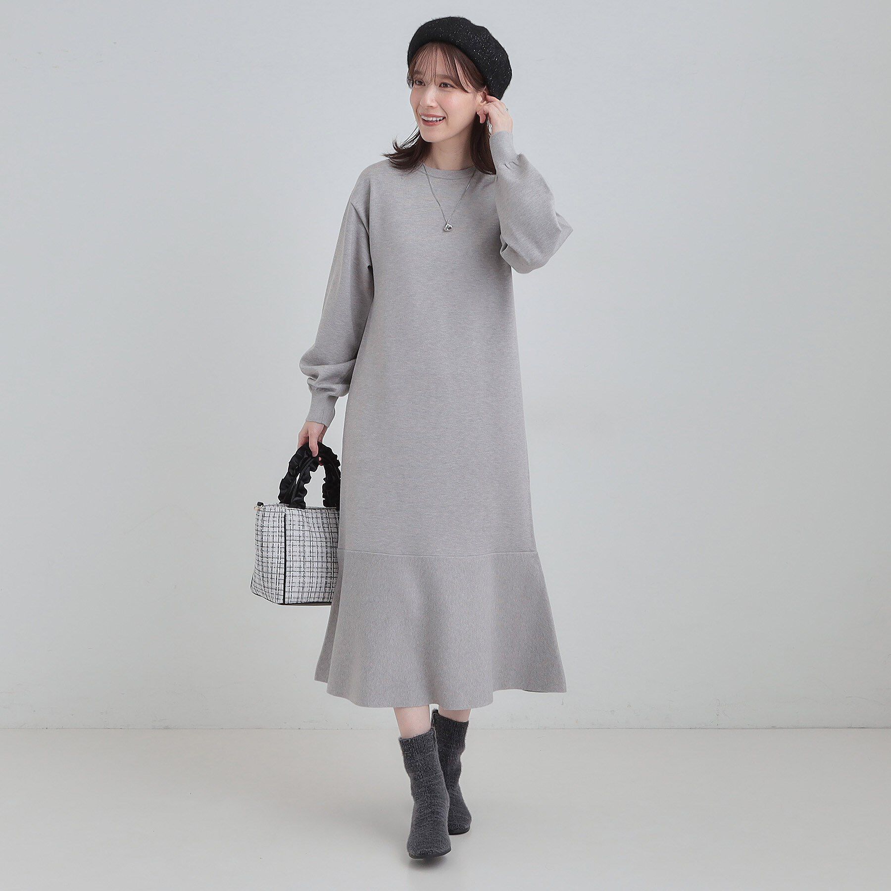 SHOO･LA･RUE「【洗濯機可/S-LL】スタイルがすっきりに見える 裾マーメイドニットワンピース」|ワンピース|