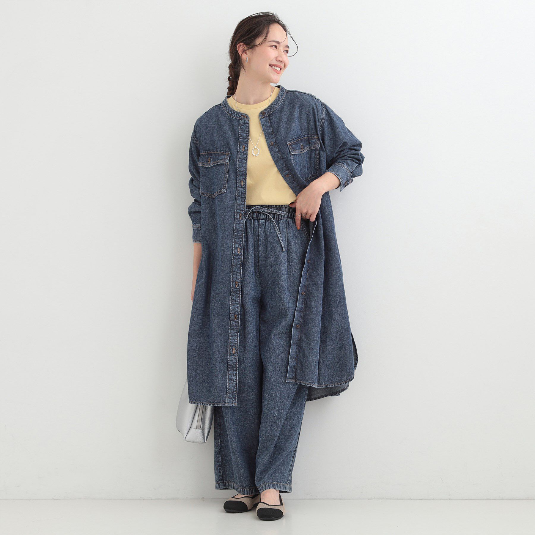 SHOO･LA･RUE「【ライトオンスデニム/S-LL】体型カバーにも 首元すっきり ロングデニムシャツ」|ワンピース|