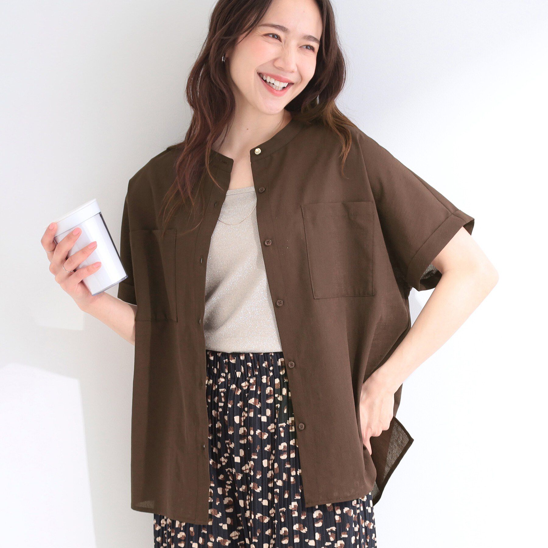 SHOO･LA･RUE「【洗濯機可/S-LL】さらり快適 半袖バンドカラーシャツ」|シャツ・ブラウス|ブラウン(044)