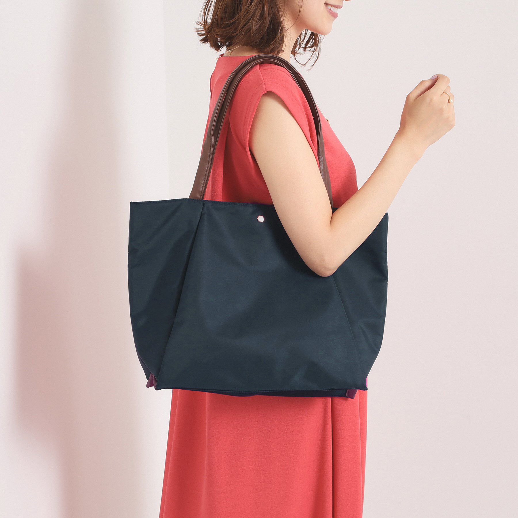 ITS&rsquo;DEMO「【12ポケット／PC対応】合皮コンビA4トート」|トートバッグ|ネイビー(094)