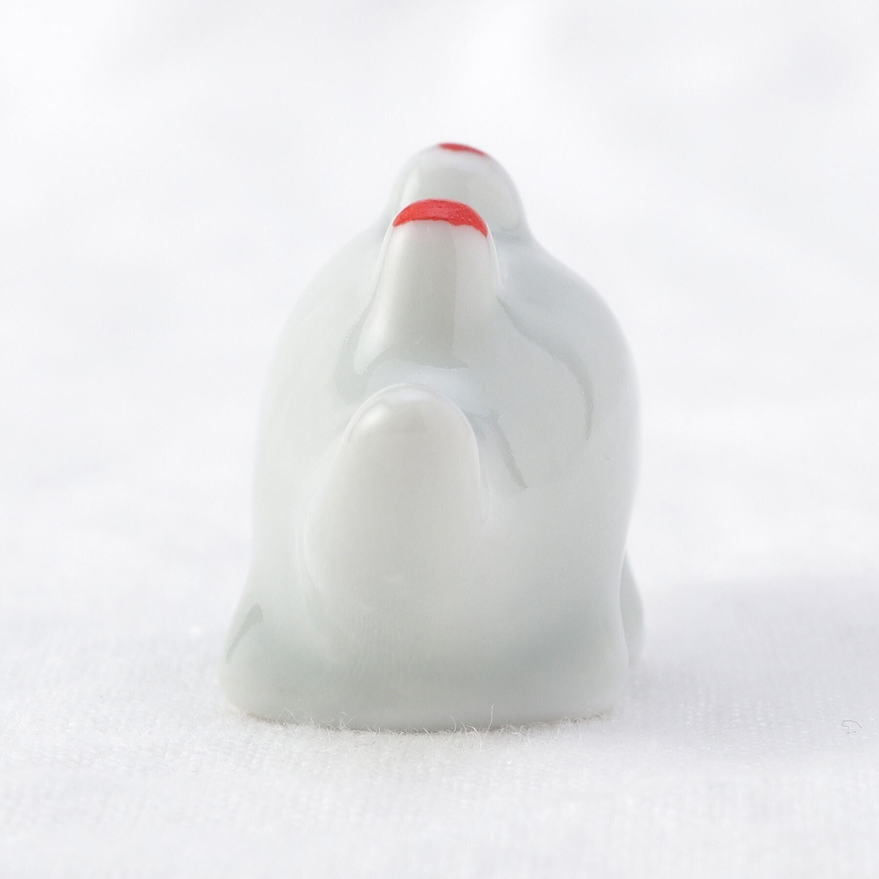 212 KITCHEN STORE「江戸っ子恐竜 白&times;赤 ステゴザウルス 箸置」|食器・キッチングッズ|