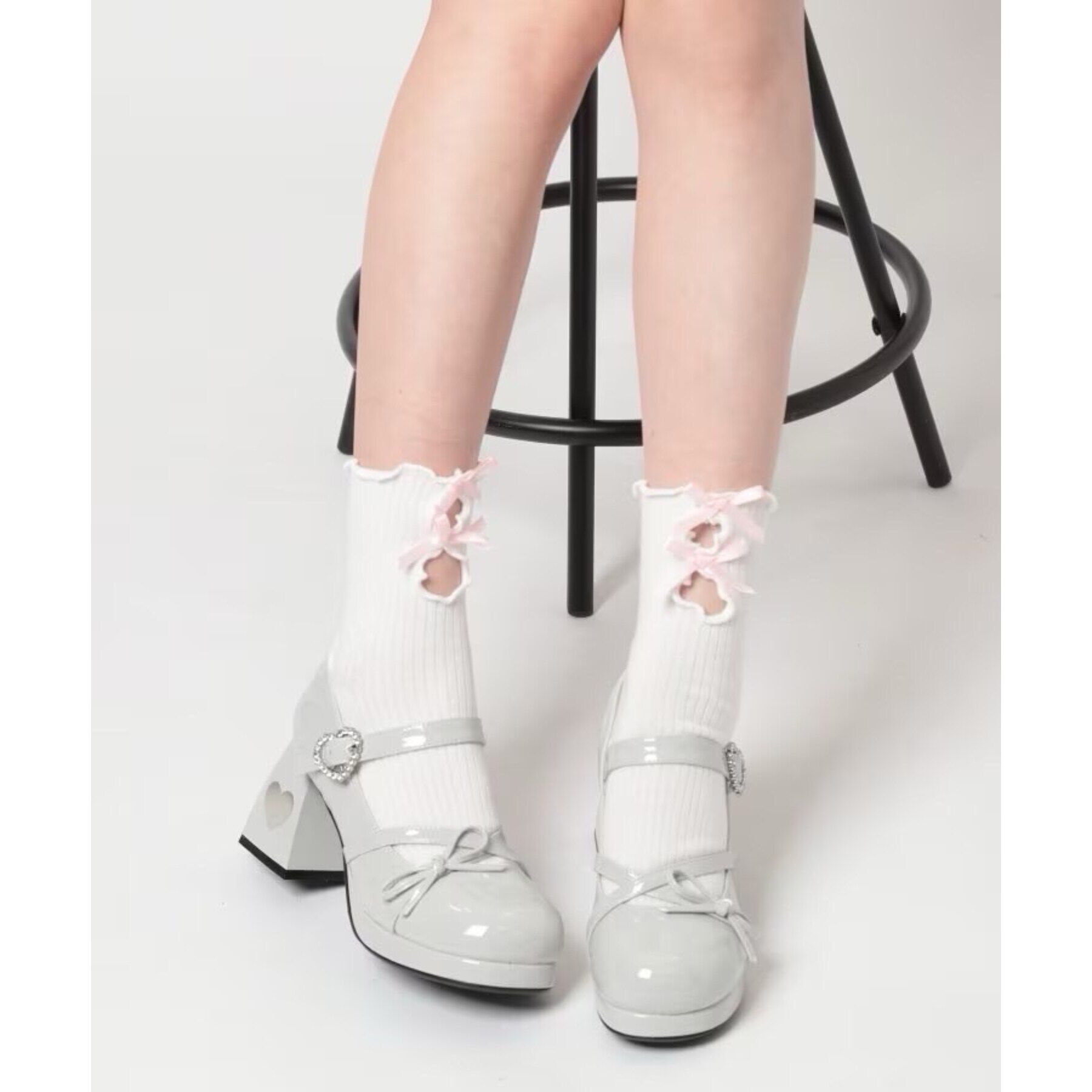 Doll Kiss「くり抜きリボン付きソックス　靴下」|ソックス|