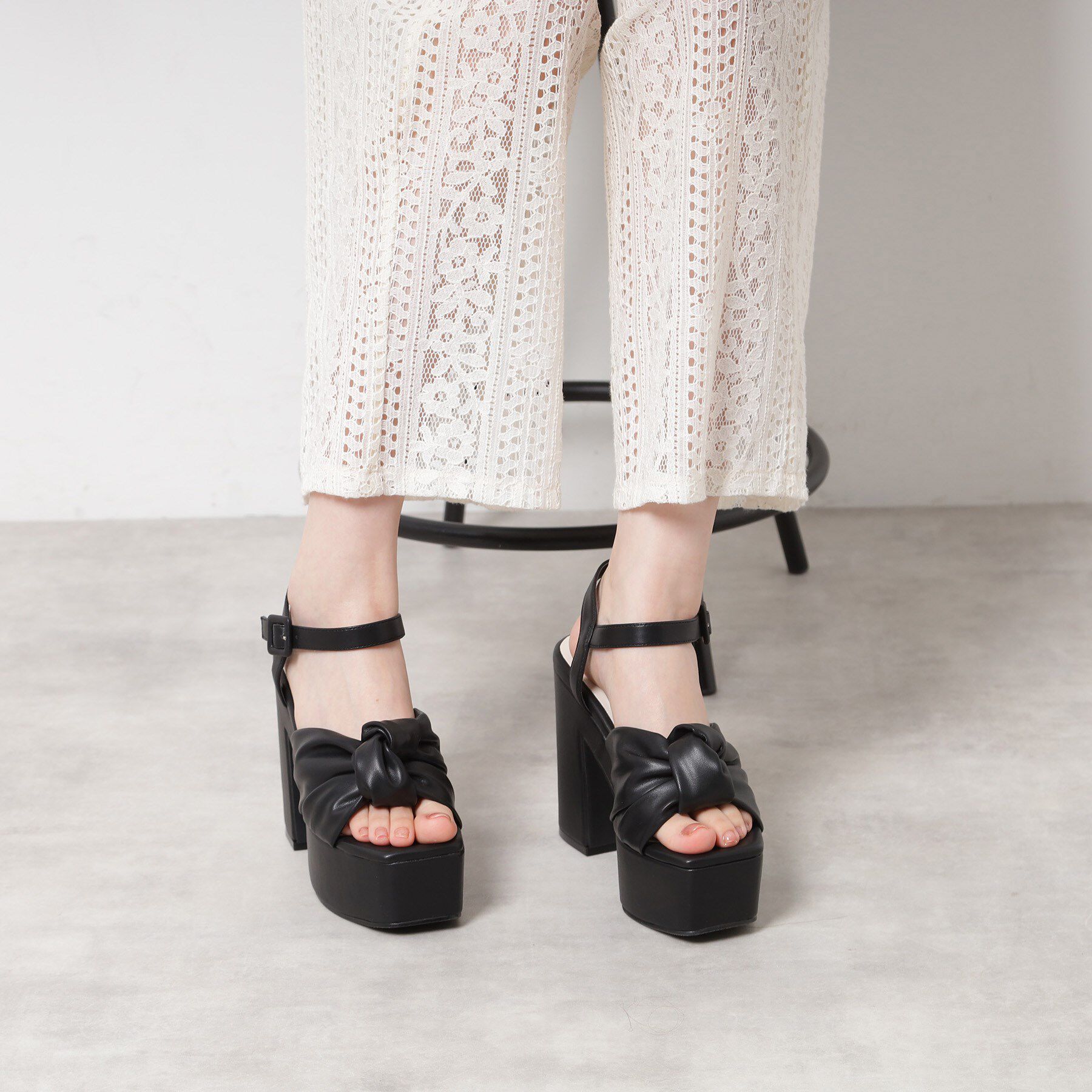 ESPERANZA「【ラク盛り／サンダル】リピーター続出／脚長美脚　ツイストリボンサンダル」|サンダル|