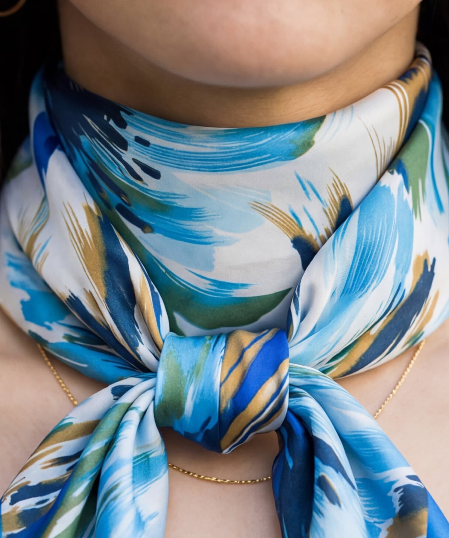 STYLE DELI「【DELI by】モダンモチーフサテンスクエア大判スカーフ」|バンダナ・スカーフ|