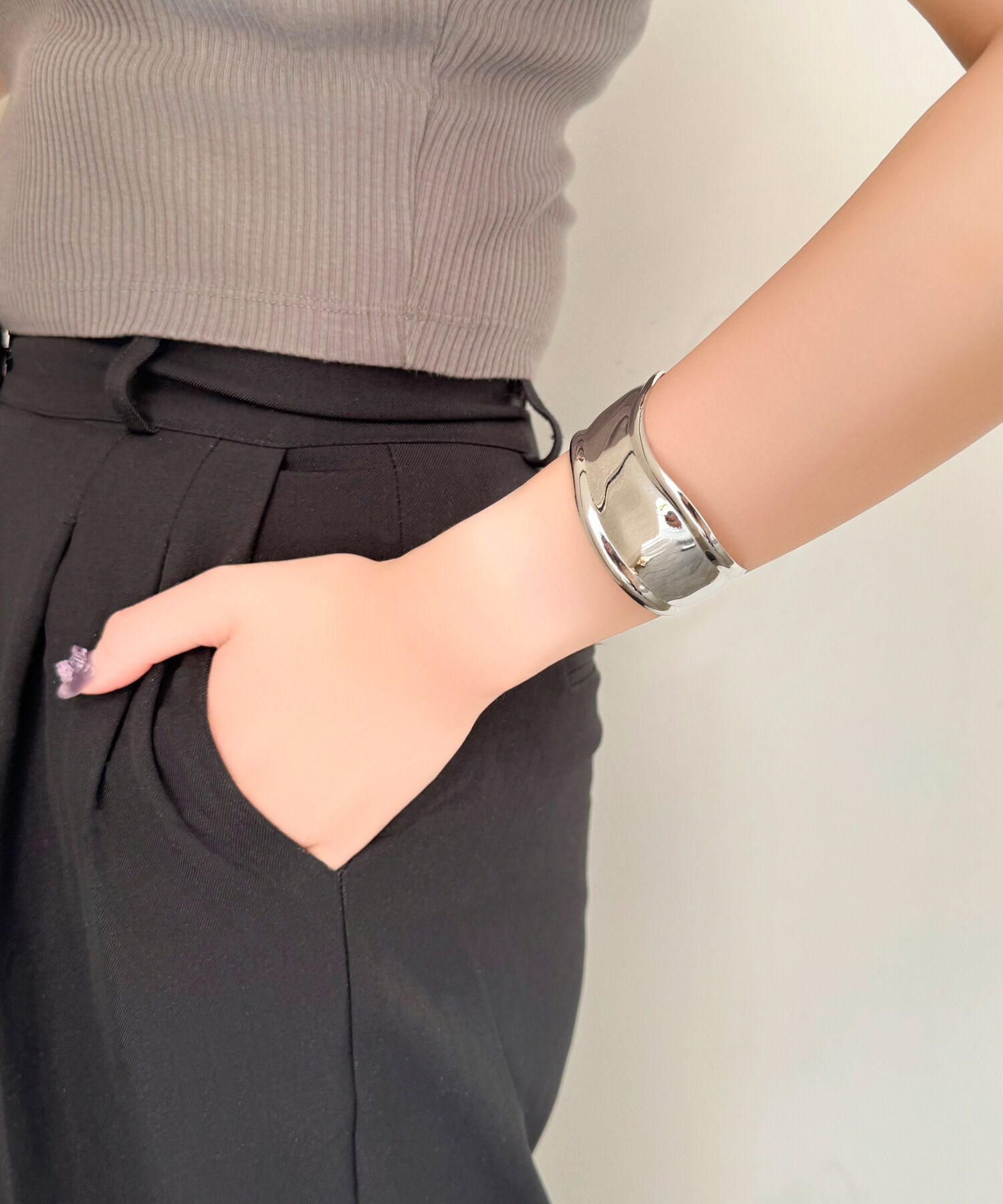 Phoebe「アークカフワイドバングル　シルバー」|ブレスレット・バングル|