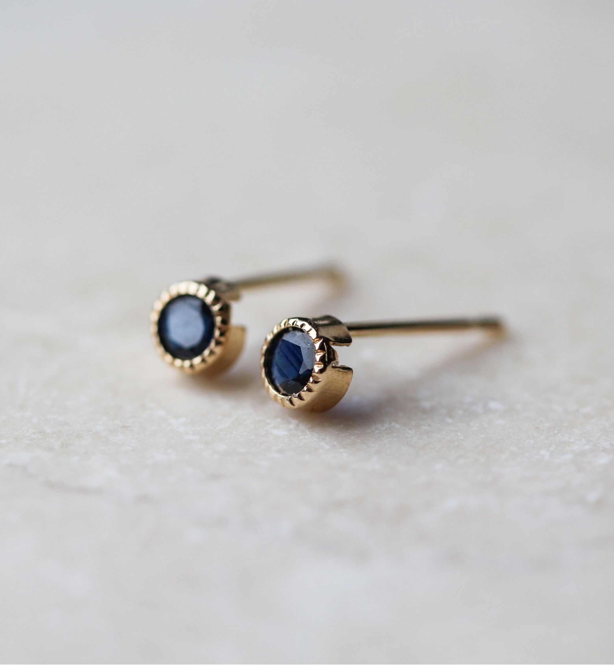  「サファイア ピアス | K10YG 」|ピアス|