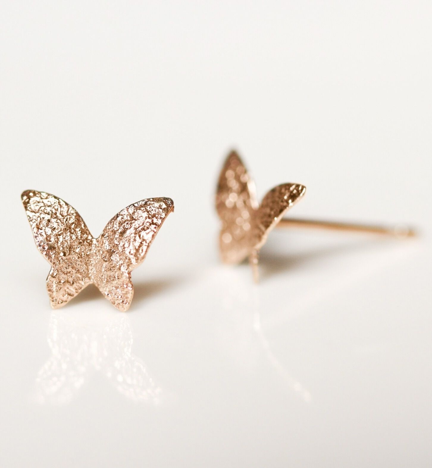  「ゴールド バタフライ ピアス | K10YG〈ノイズ〉」|ピアス|