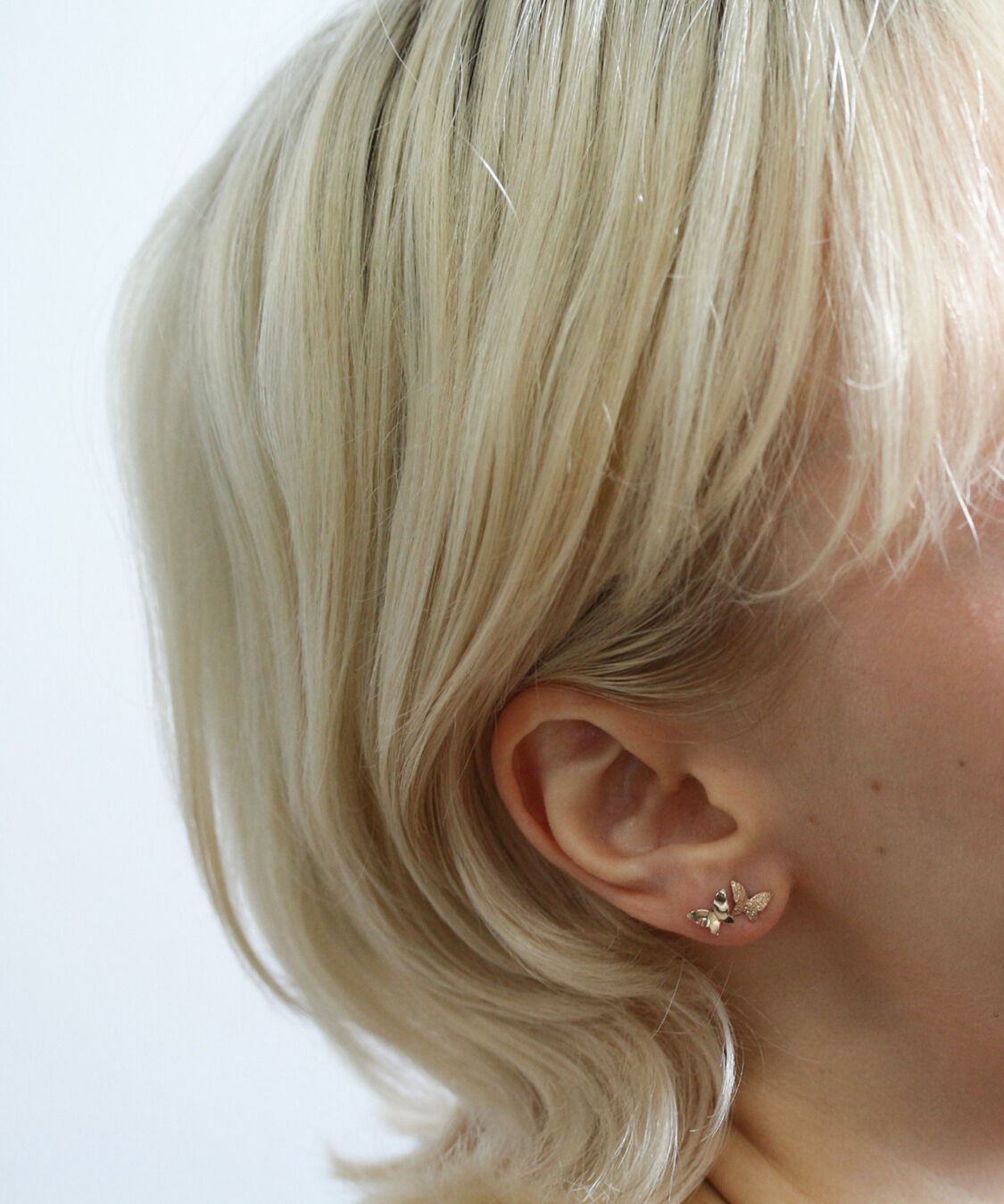  「ゴールド バタフライ ピアス | K10YG〈ノイズ〉」|ピアス|