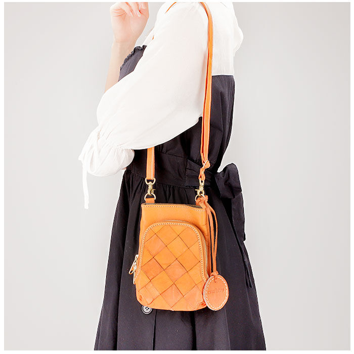 BACKYARD FAMILY「ズッケロ バッグ 49445 zucchero 通販 スマホショルダー ズッケロフィラート 本革」|ショルダー・メッセンジャー|