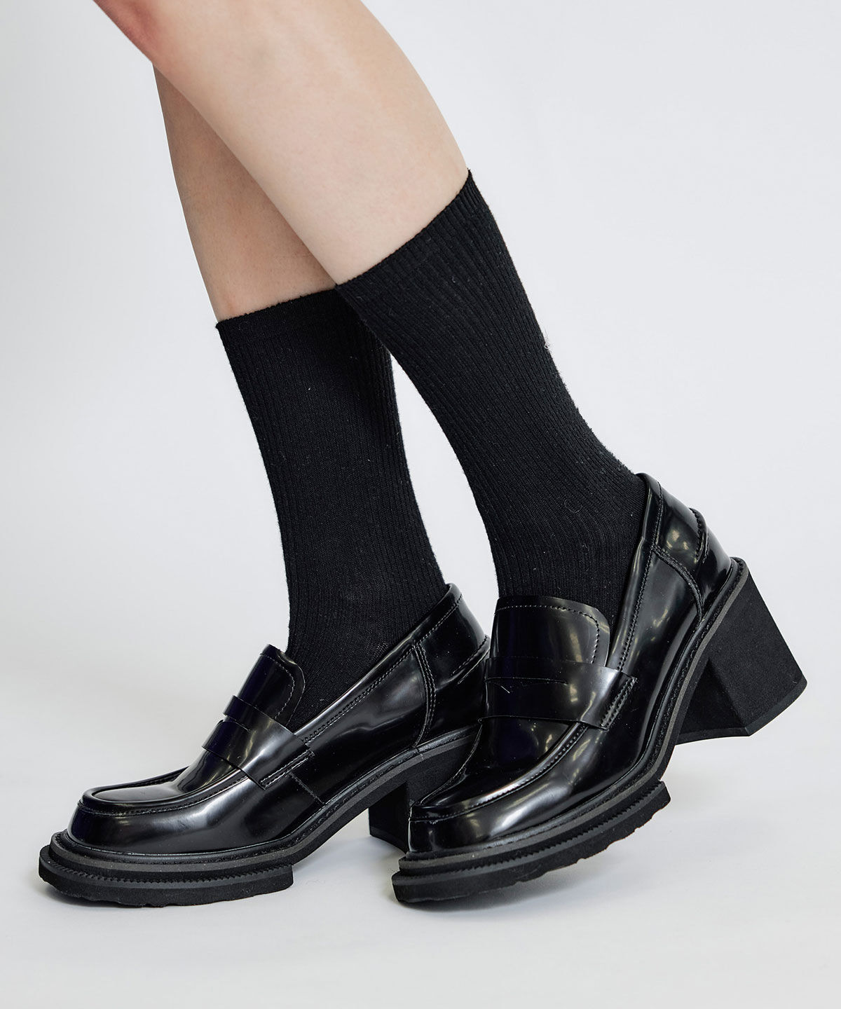 REDYAZEL「レザーライクチャンキーヒールローファー」|パンプス|ブラック