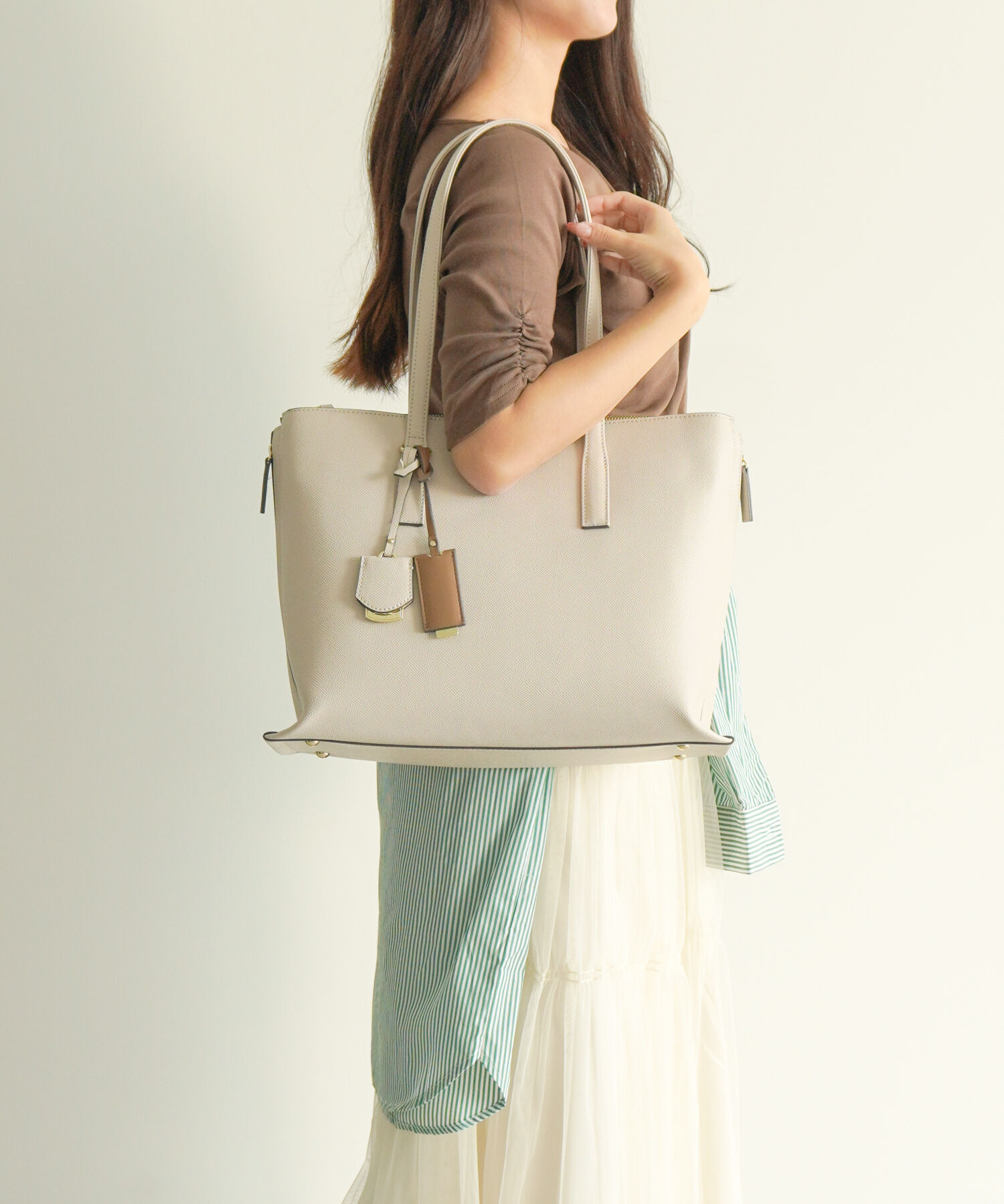 Jewelna Rose「Jewelna Rose  OLバッグ・セレム  横型トートバッグ A4サイズ 16189」|トートバッグ|オフホワイト