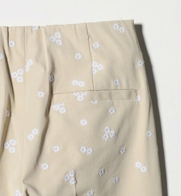 UNITED ARROWS「エンブロイダリー フラワー スリム テーパードパンツ ‐ウォッシャブル‐」|チノ|