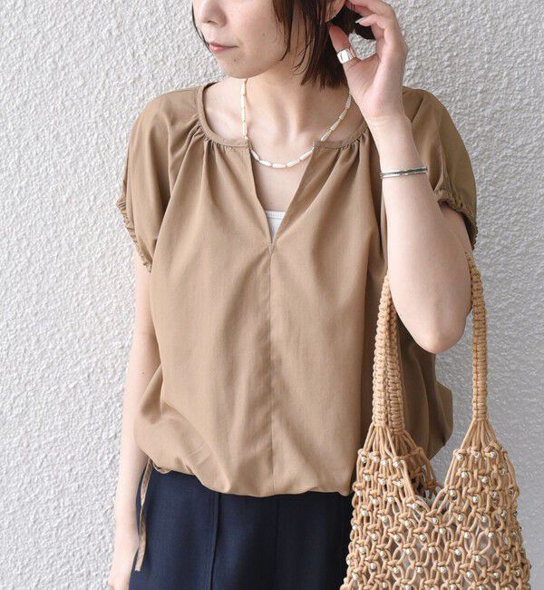 SHIPS Colors 「《予約》SHIPS Colors:〈汗染み軽減・吸水速乾〉ASSET(TM) ギャザー ブラウス◆」|シャツ・ブラウス|