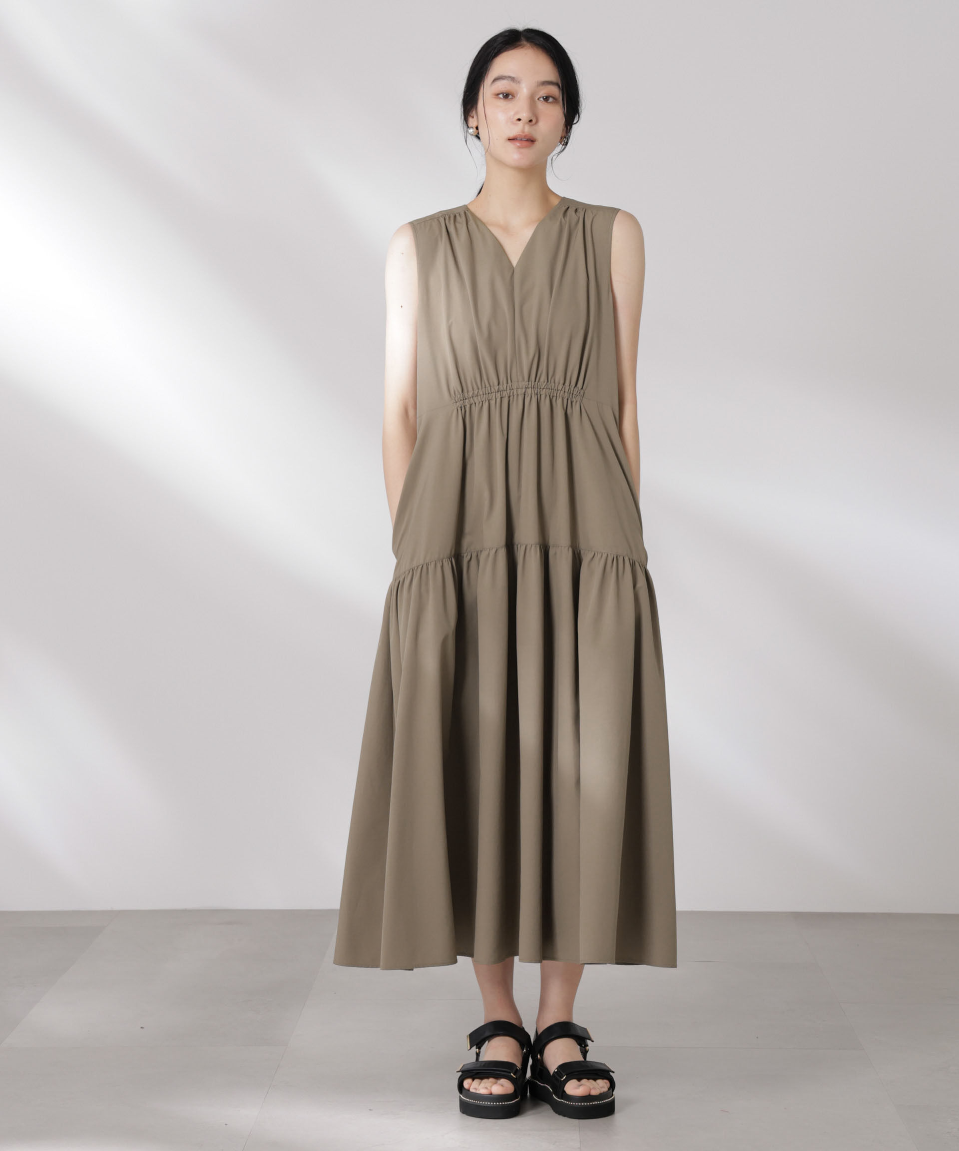 nano･universe「MINOTECH(R)Vネックギャザーティアードワンピース」|ワンピース|