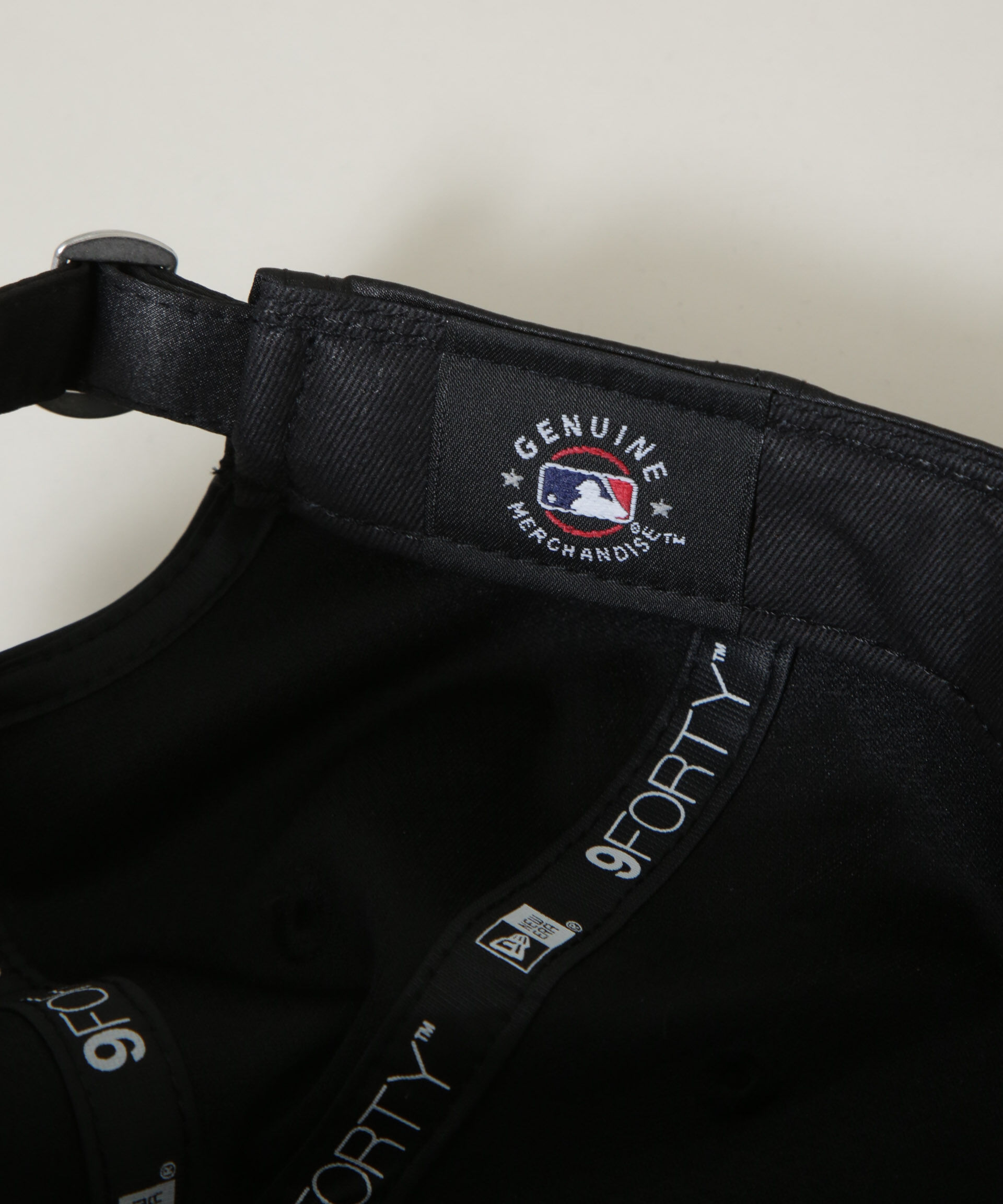 nano･universe「NEW ERA(R)/別注 940 NY / MLB SATIN CAP」|キャップ・キャスケット|