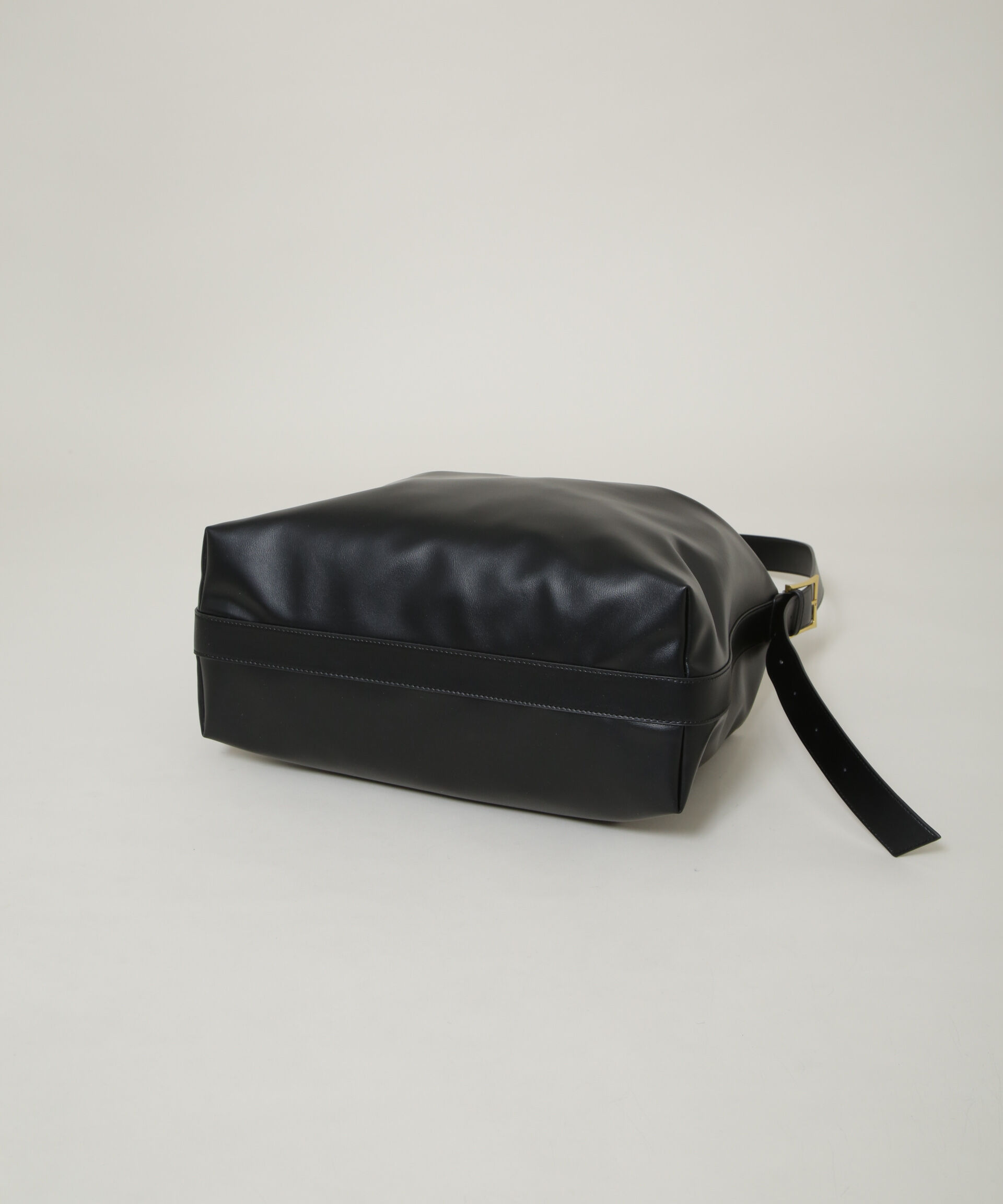 nano･universe「｢WARP PRINT｣ ライニング フェイクレザーショルダー」|ショルダー・メッセンジャー|