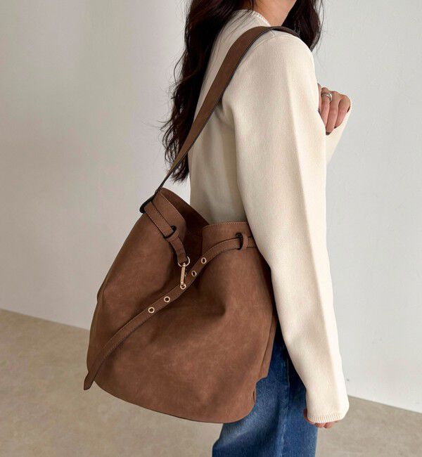 fredy emue「【WEB限定カラー】スエードベルトホーボーバッグ」|ショルダー・メッセンジャー|ブラウン