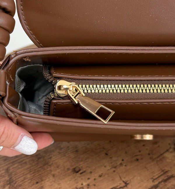 fredy emue「フラップラウンドポシェット」|ショルダー・メッセンジャー|