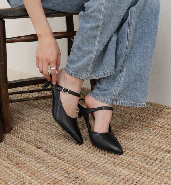 fredy emue「【昨年即完売！NEWバージョン】アンクルベルトヒール」|パンプス|ブラック