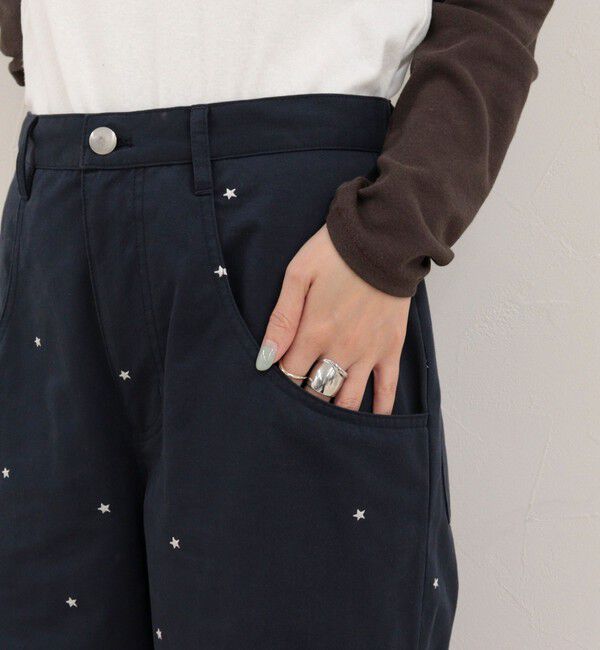 fredy emue「刺しゅう入りコットンツイルルーズパンツ」|チノ|