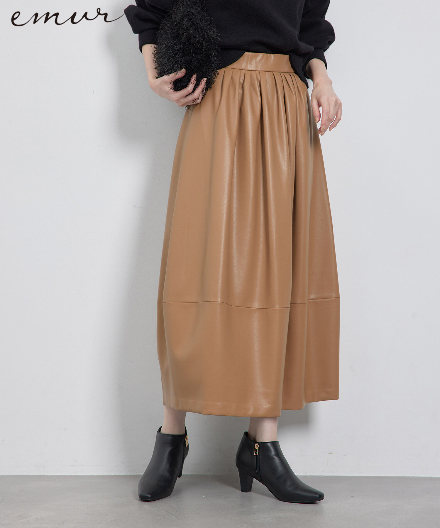 Rope&rsquo;Picnic「【emur/エミュール】シンセティックレザーコクーンスカート」|スカート|キャメル(25)