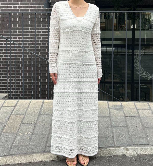  「【安心感のある裏地付き】深Vレースワンピース」|ワンピース|