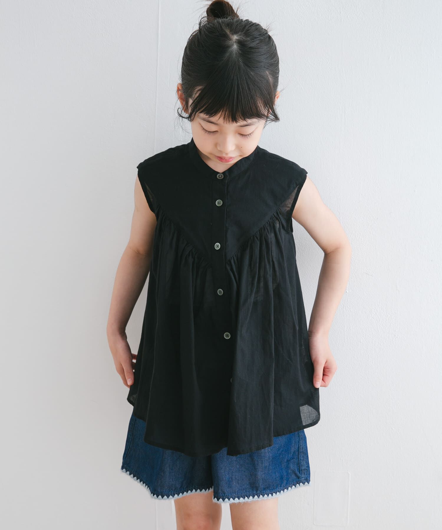 URBAN RESEARCH DOORS「『親子リンク』コットンボイルV切替ブラウス(KIDS)」|その他|ブラック