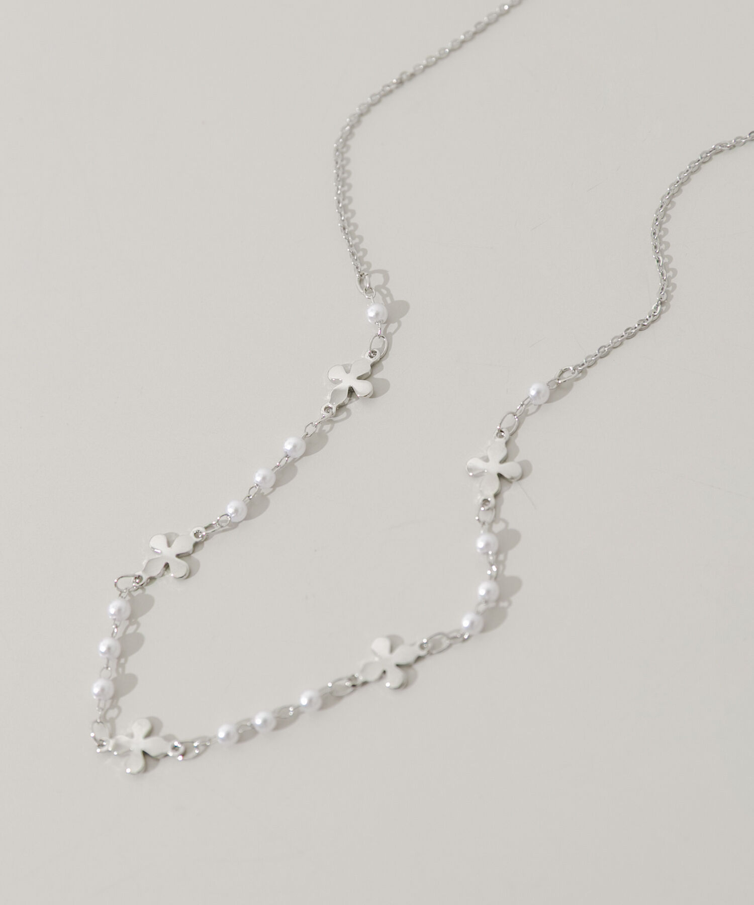 SMELLY「フラワーモチーフパールネックレス」|ネックレス|シルバー系その他