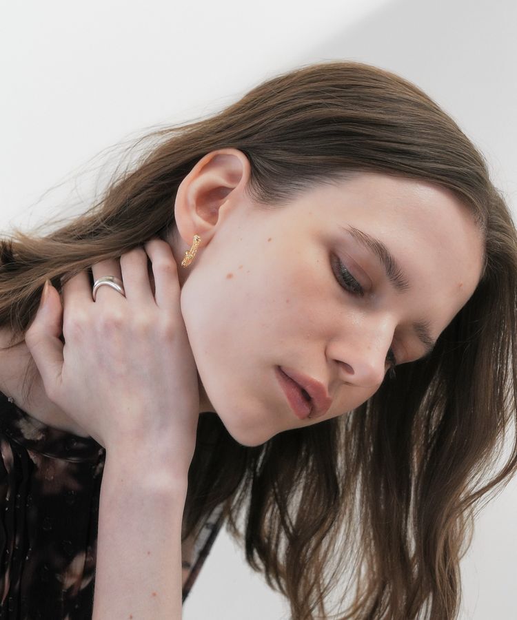 YECCA VECCA「メッシュフープピアス」|ピアス|