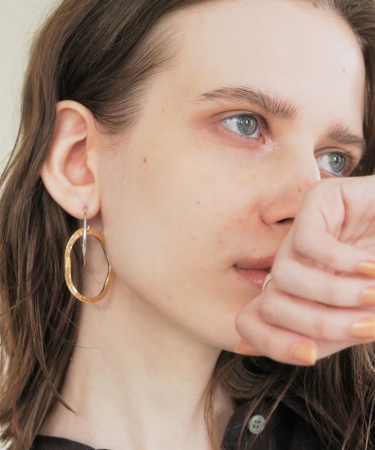 YECCA VECCA「オーバルフープピアス」|ピアス|