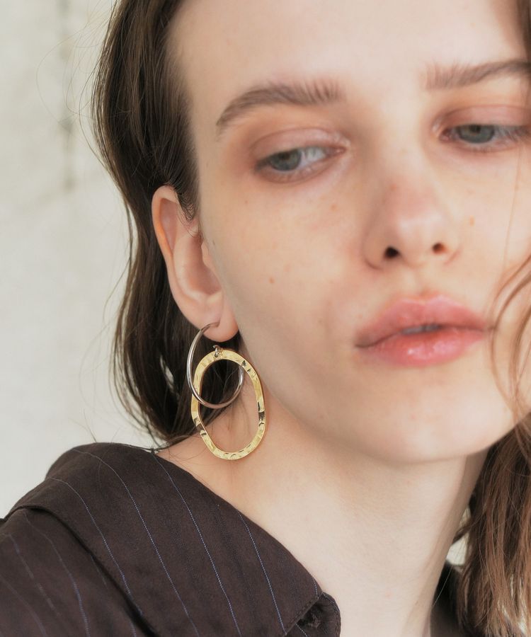 YECCA VECCA「オーバルフープピアス」|ピアス|
