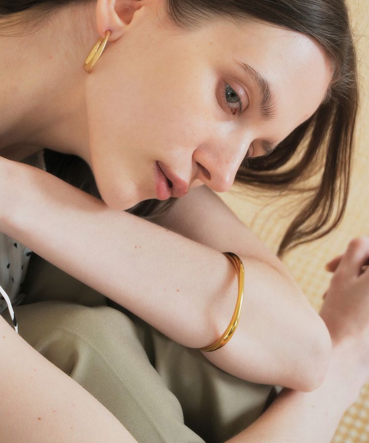 YECCA VECCA「ステンレスC型バングル」|ブレスレット・バングル|Gold